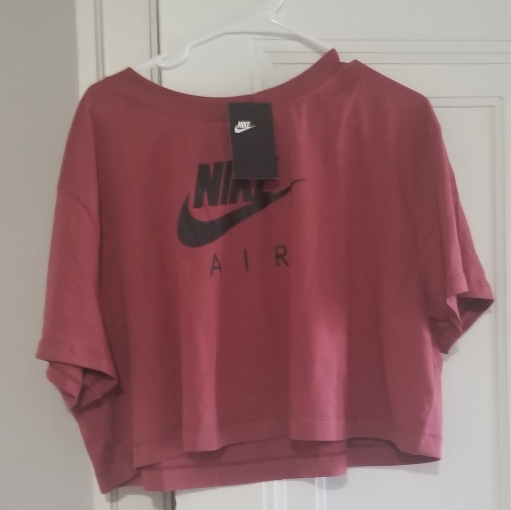 NWT-Women's Nike Crop Top